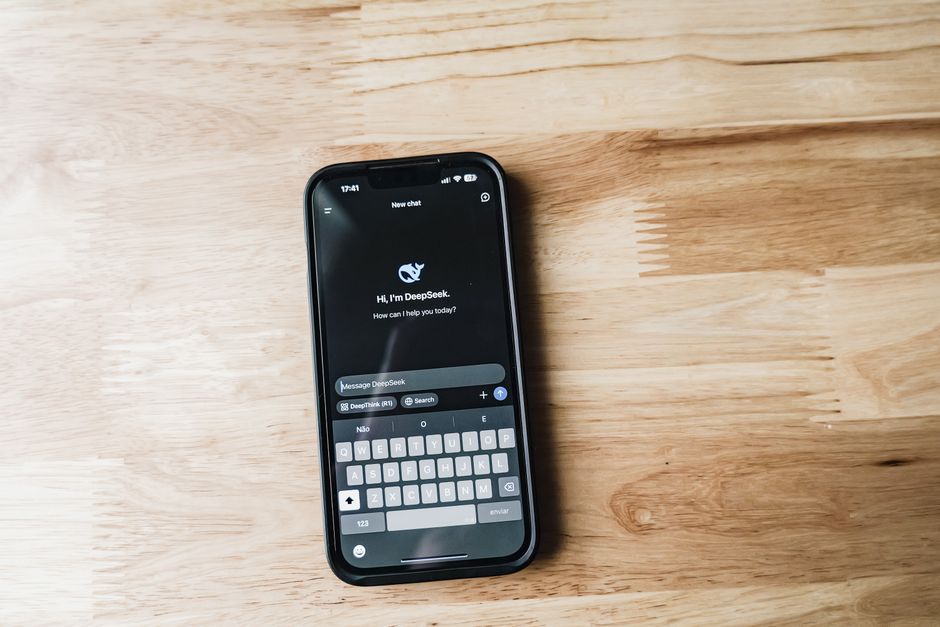 AI thuần Việt là gì và khác gì so với chatbot dịch máy?