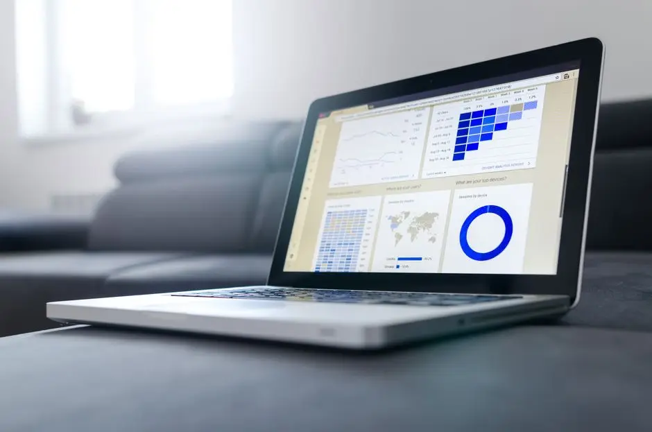 Cài đặt hệ thống này mất bao lâu, bên kỹ thuật có cần can thiệp sâu vào code web hay api không?